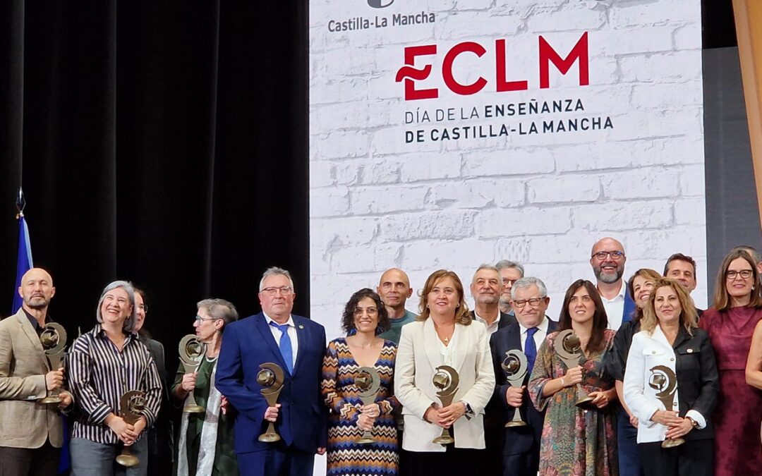 Pedro J. Caballero recibe un reconocimiento del gobierno autonómico de Castilla La Mancha